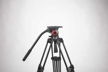 Preview: Swit TOWER100, Aluminum Camera Tripod KIT, TH100A Fluid Video Head, Mid-level Spreader, 10kg Payload, Soft Bag