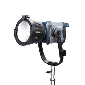 NANLUX Evoke 150C, RGBW LED Studio-Leuchte m. 150W / 1.000 K - 20.000 K CCT-Bereich mit G/M +/- 200 Anpassung