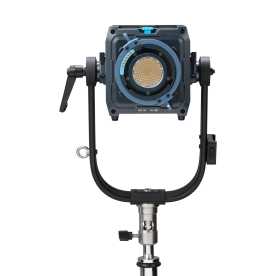 Preview: NANLUX Evoke 150C, RGBW LED Studio-Leuchte m. 150W / 1.000 K - 20.000 K CCT-Bereich mit G/M +/- 200 Anpassung