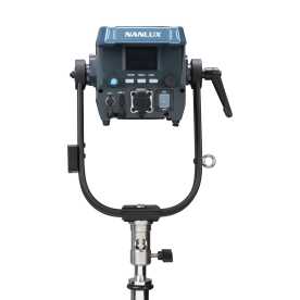 NANLUX Evoke 150C, RGBW LED Studio-Leuchte m. 150W / 1.000 K - 20.000 K CCT-Bereich mit G/M +/- 200 Anpassung