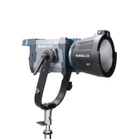 Preview: NANLUX Evoke 150C, RGBW LED Studio-Leuchte m. 150W / 1.000 K - 20.000 K CCT-Bereich mit G/M +/- 200 Anpassung