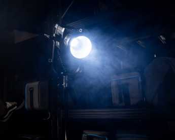 NANLUX Evoke 150C, RGBW LED Studio-Leuchte m. 150W / 1.000 K - 20.000 K CCT-Bereich mit G/M +/- 200 Anpassung