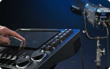 NANLUX Evoke 600C, RGBW LED Studio-Leuchte m. 600W / 1.000 K - 20.000 K CCT-Bereich mit G/M +/- 200 Anpassung