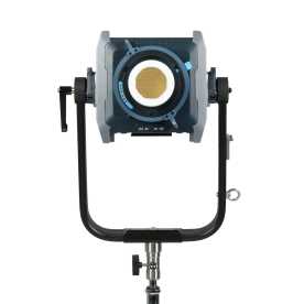 Preview: NANLUX Evoke 600C, RGBW LED Studio-Leuchte m. 600W / 1.000 K - 20.000 K CCT-Bereich mit G/M +/- 200 Anpassung