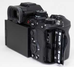 Sony Alpha 1 ll, 50,1 MP Exmor RS Vollformatsensor, 8K, High-Speed-Serienaufnahmen, KI-basierte Motiverkennung