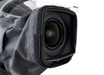 Preview: camRade rainCover OB/EFP Small, Regenschutz für Broadcast-Kameras mit 5" - 7" Monitor / Sucher