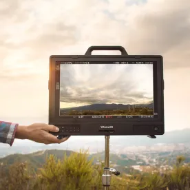 Preview: SmallHD Cine 18, 18" 4K Reference Monitor, 1100nits, Edgelit LCD,  3840 x 2160, 4x 12G-SDI, 1x HDMI 2.0 In / Out