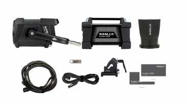 Preview: NANLUX Evoke 1200 ST-KIT, LED Studio Scheinwerfer mit 5600 K, 1200 W inkl. Trolley u. Funk-Fernbedienung