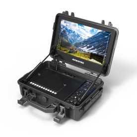 AVMATRIX PM1250, 12,5" LCD-Videomonitor 4K im Flight Case, V-Mount Akkuplatte