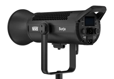 Preview: Newell Surja 400 LED-Leuchte, 330 Watt, 2700 - 6500 K, bis 15600 Lux, CRI von 96+, DMX-System