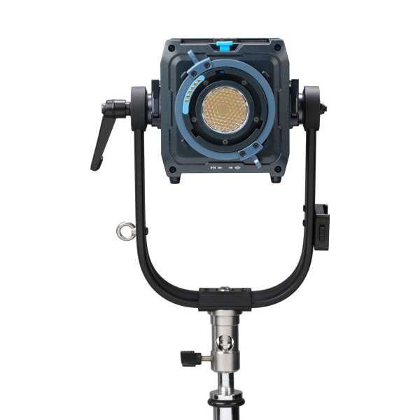 NANLUX Evoke 150C, RGBW LED Studio-Leuchte m. 150W / 1.000 K - 20.000 K CCT-Bereich mit G/M +/- 200 Anpassung