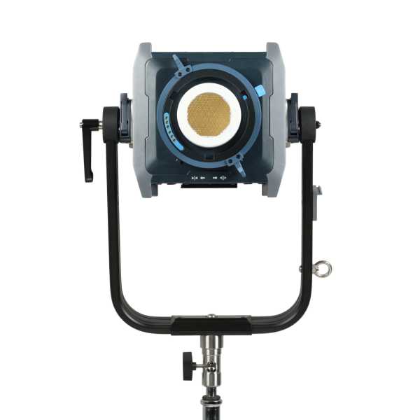 NANLUX Evoke 600C, RGBW LED Studio-Leuchte m. 600W / 1.000 K - 20.000 K CCT-Bereich mit G/M +/- 200 Anpassung