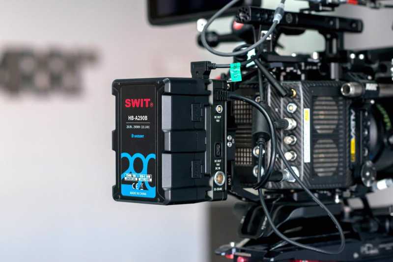 Swit HB-A290B | 290Wh Battery with 28V B-Mount, 16V D-tap and USB-C/USB-A, also ideal for long term use or high power draw lights Swit HB-A290B | 290Wh Battery with 28V B-Mount, 16V D-tap and USB-C/USB-A, also ideal for long term use or high power draw lights