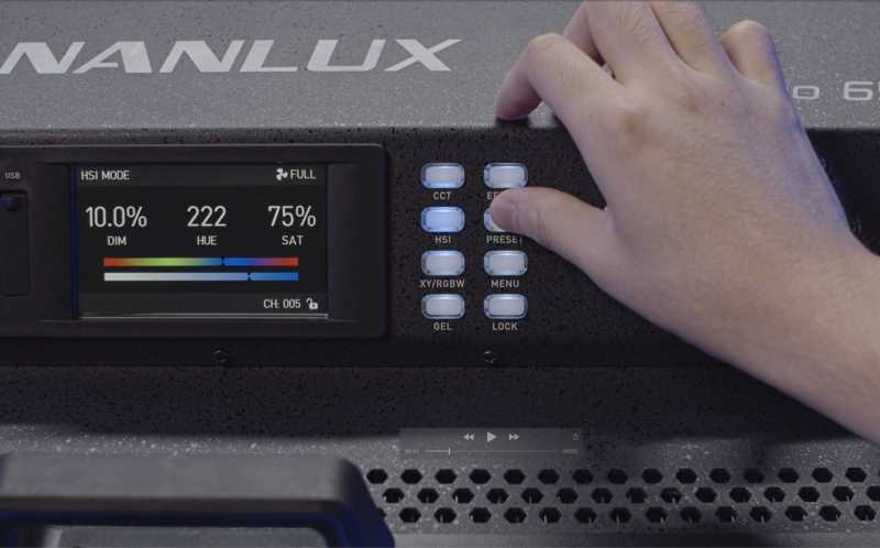 NANLUX Dyno 1200C, Flächenleuchte RGBWW LED, 2.700 K - 20.000 K, 5.596 Lux @ 3m (5.600 K)