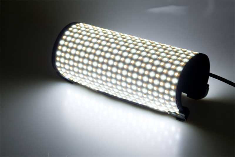 Fomex FL600, Flexibles, dimmbares LED Licht mit 60W, 3200K - 5600K, V-Mount Akkusystem