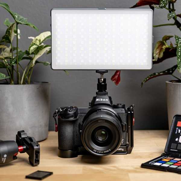 Newell RGB-W Rangha Max LED, kompakt, 18,5 W Leistung, vollständiger RGB-Farbraum, intergrierter Akku