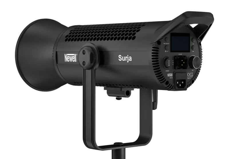 Newell Surja 400 LED-Leuchte, 330 Watt, 2700 - 6500 K, bis 15600 Lux, CRI von 96+, DMX-System